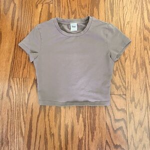 TNA Chill Ortiz Cropped Tee